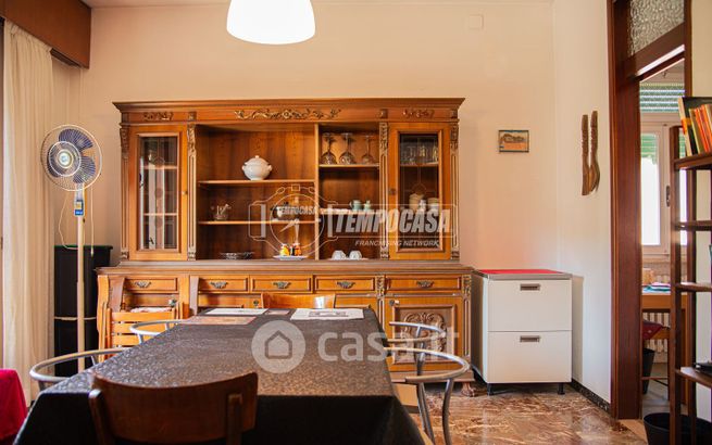 Casa bi/trifamiliare in residenziale in Viale Sapri 4