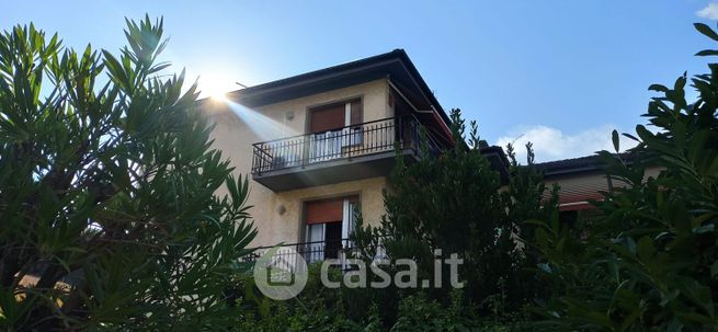 Appartamento in residenziale in Via Canonica 17