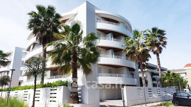 Appartamento in residenziale in Via Tronto 21