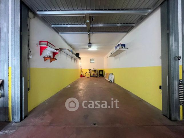 Box/posto auto in residenziale in Corso Genova