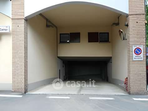 Box/posto auto in residenziale in Via Campi 3