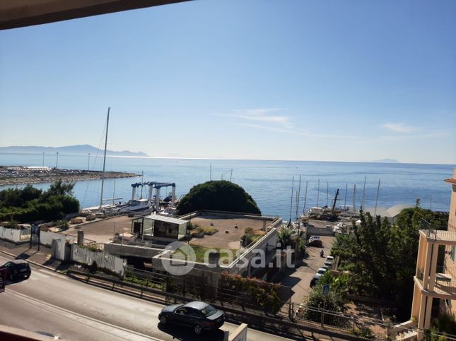 Appartamento in residenziale in Viale Unità D'Italia 30
