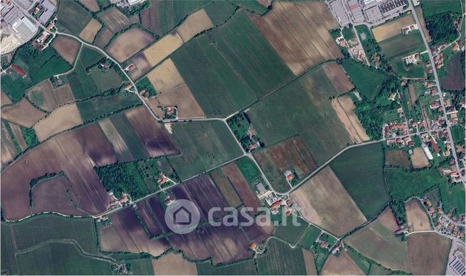 Terreno agricolo in commerciale in Strada Canevon