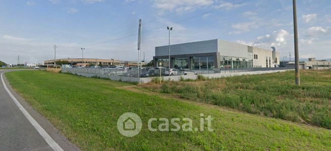Capannone in commerciale in Via Saturno 33