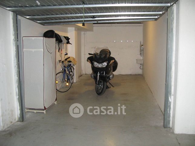 Garage/posto auto in residenziale in Via Monte Petroso 4