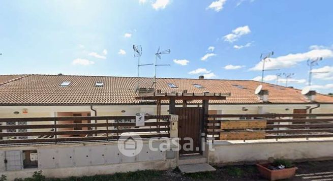 Villetta a schiera in residenziale in Via Calvi Risorta 60