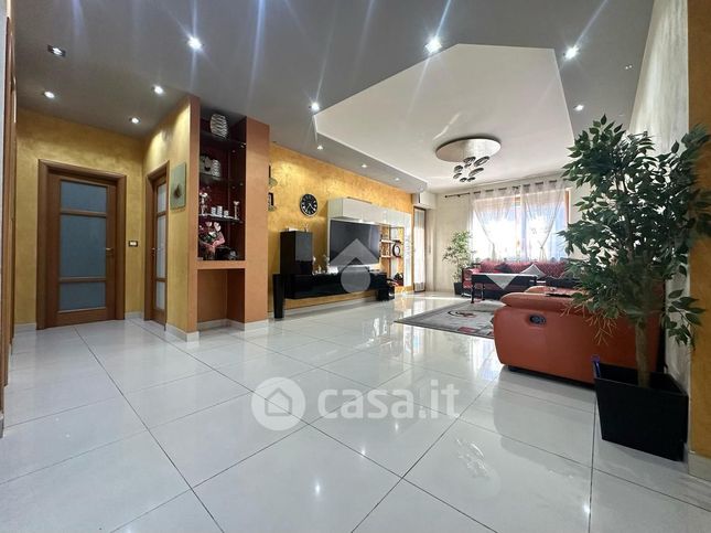 Appartamento in residenziale in Via Albenga 11