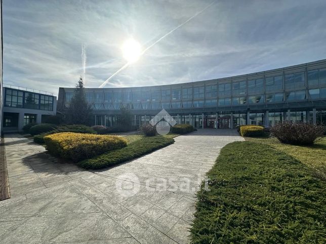 Ufficio in commerciale in Strada del Portone 10
