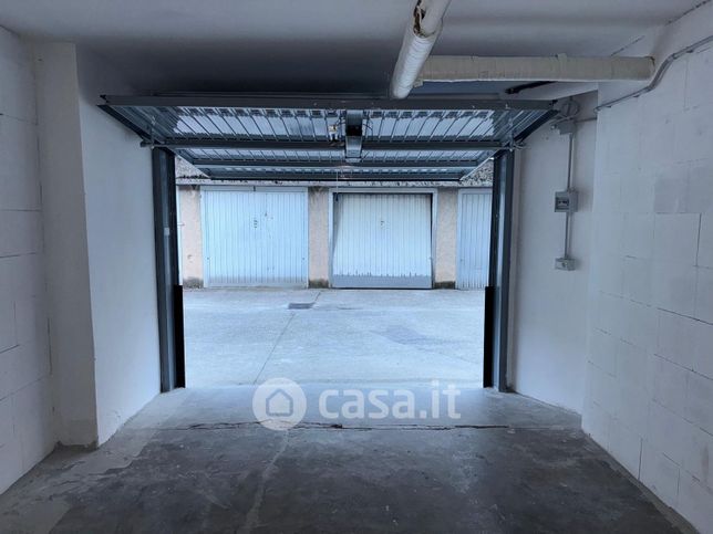 Garage/posto auto in residenziale in Via Marcantonio Ducco