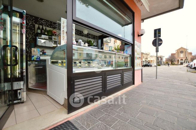 Garage/posto auto in residenziale in Piazza Giuseppe Garibaldi