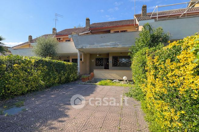 Villetta a schiera in residenziale in Via delle Robinie 30