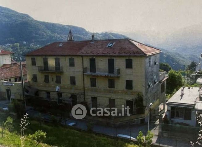 Casa indipendente in residenziale in 