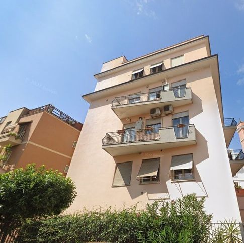 Appartamento in residenziale in Via Raffaele Balestra