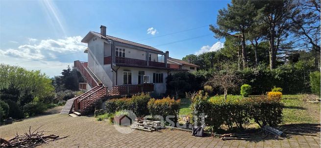 Casa bi/trifamiliare in residenziale in Frazione Sappanico 98