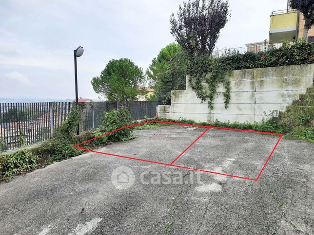 Garage/posto auto in residenziale in Via Fonte Maggiore 73