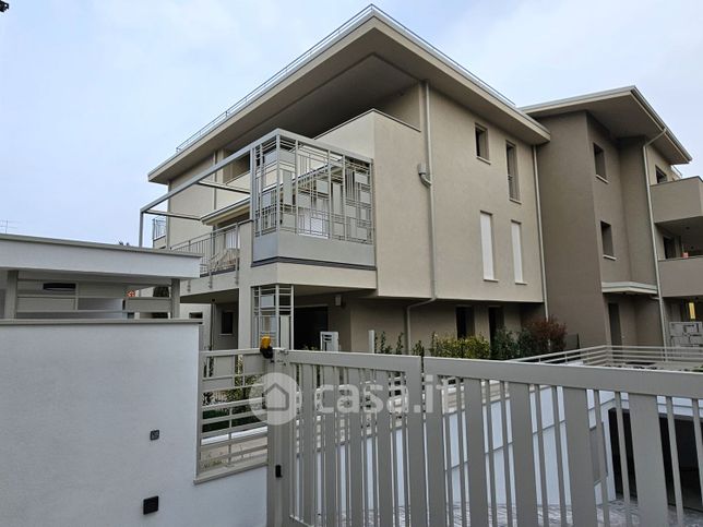 Appartamento in residenziale in Via Sirmione 19