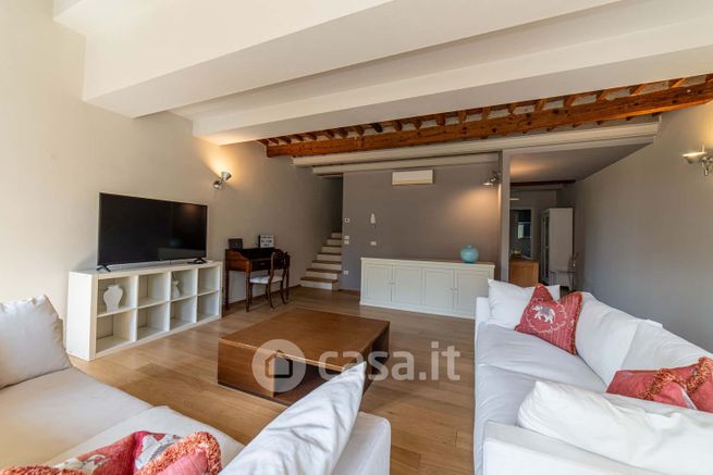 Appartamento in residenziale in Via S. Nicolao 45