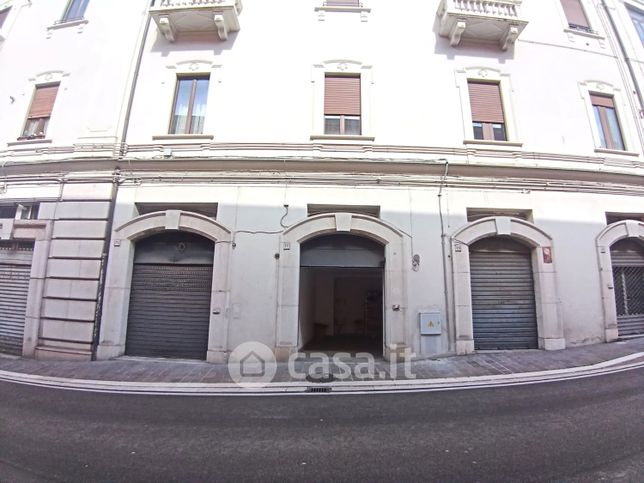 Box/posto auto in residenziale in Corso 18 Agosto 1860