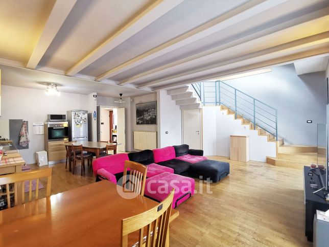 Appartamento in residenziale in Via Sommariva 22