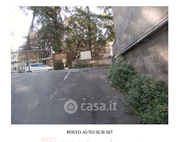 Garage/posto auto in residenziale in Via Duccio di Buoninsegna 80