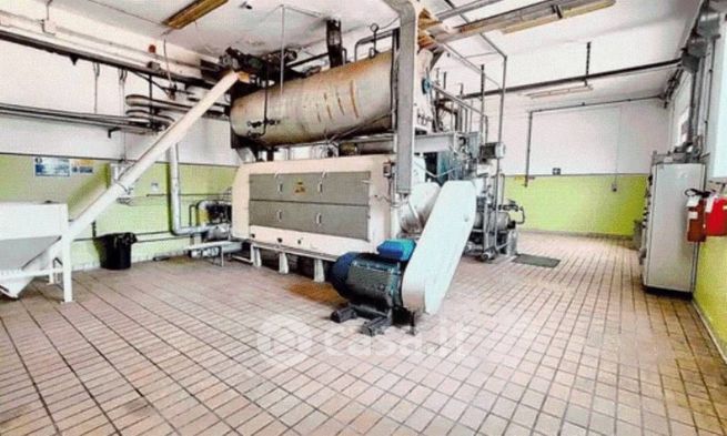 Capannone in commerciale in Strada Provinciale 315 12 /B