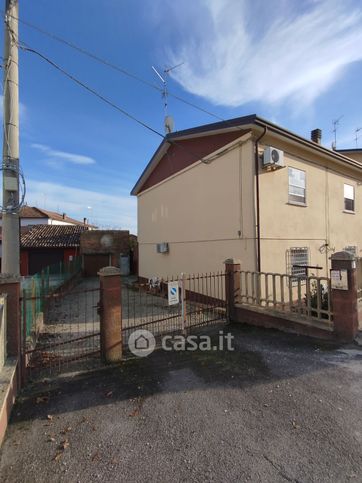 Casa bi/trifamiliare in residenziale in Via Ludovico Ariosto 14