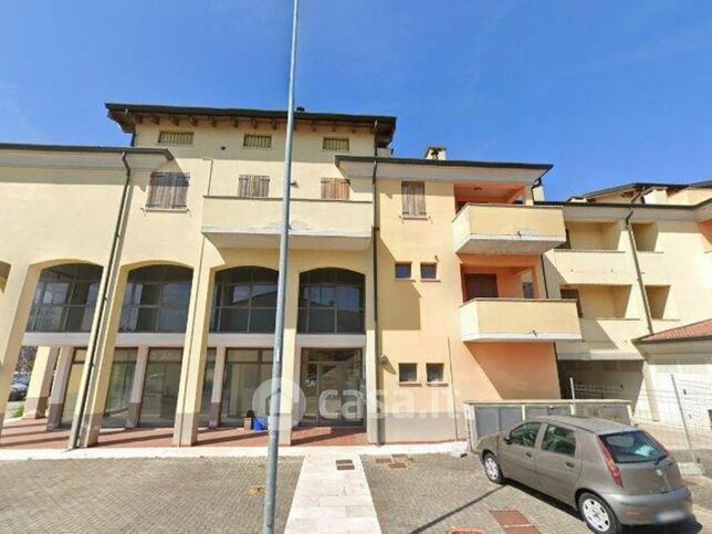 Ufficio in commerciale in Via Don Ulderico Caffini 1