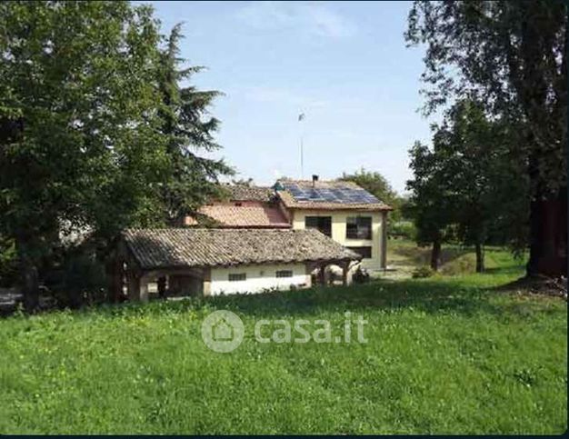 Casa indipendente in residenziale in Strada Langhirano 116