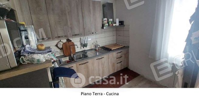 Casa bi/trifamiliare in residenziale in Via A. Volta