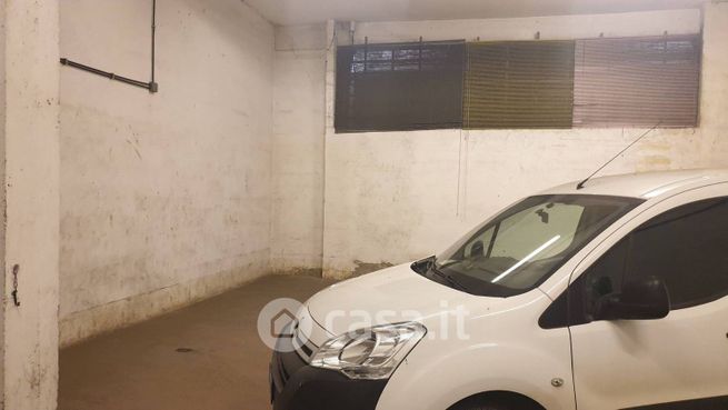 Garage/posto auto in residenziale in Via Tuscolana 63