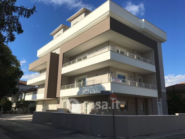 Appartamento in residenziale in Passeggiata dei CanapÃ¨