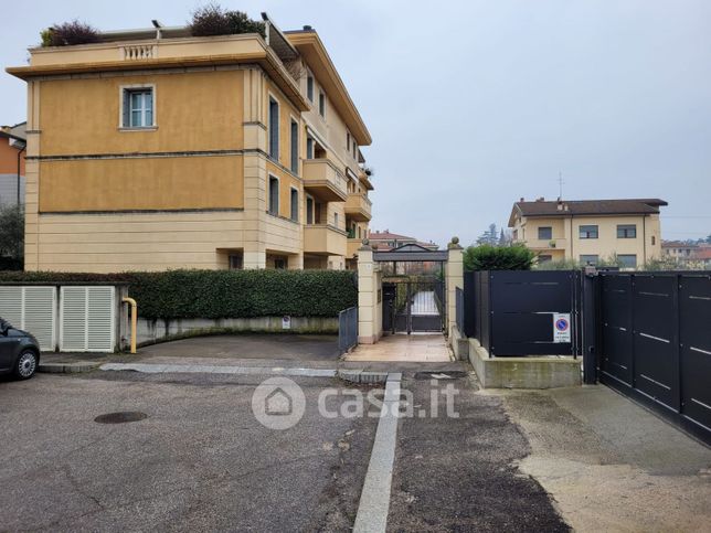 Appartamento in residenziale in Via Davide Caprioli 8