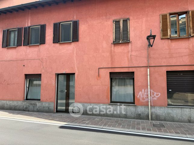 Ufficio in commerciale in Via Monza