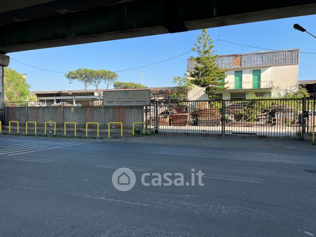 Capannone in commerciale in Via Domenico de Roberto
