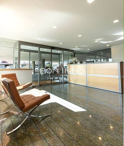 Ufficio in commerciale in Via al Piemonte 150 -174