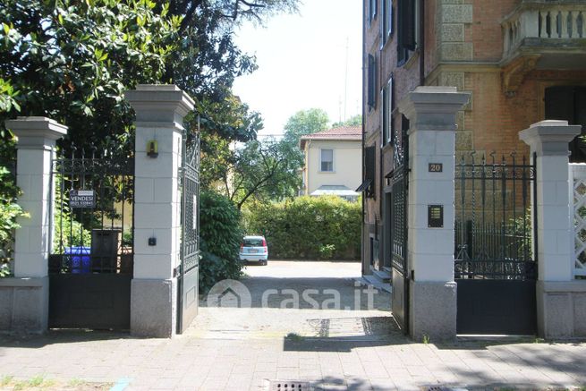 Box/posto auto in residenziale in Via Palestro