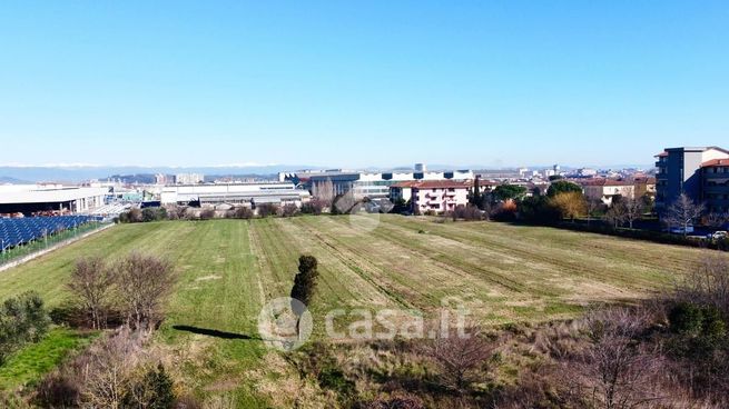 Terreno edificabile in residenziale in Viale Africa 10