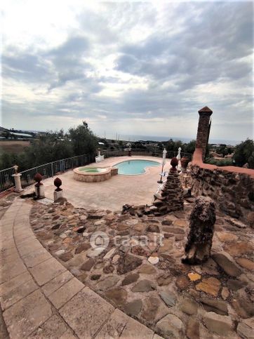 Appartamento in residenziale in Via Castelsecco
