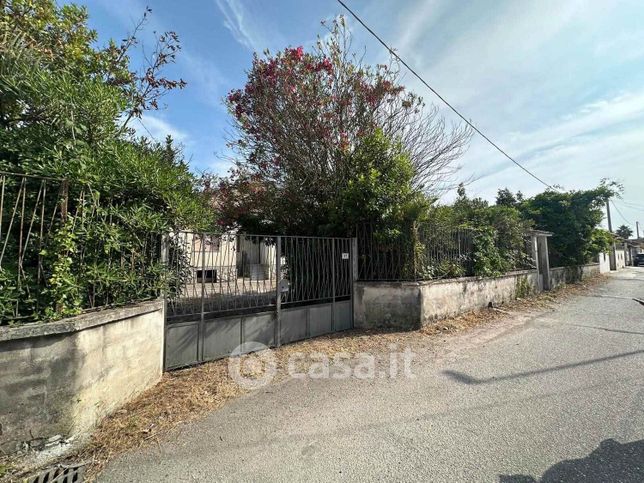 Casa indipendente in residenziale in