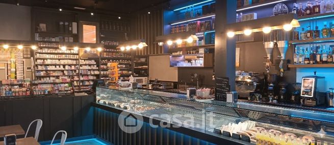 Negozio/locale commerciale in commerciale in Circonvallazione Gianicolense 60