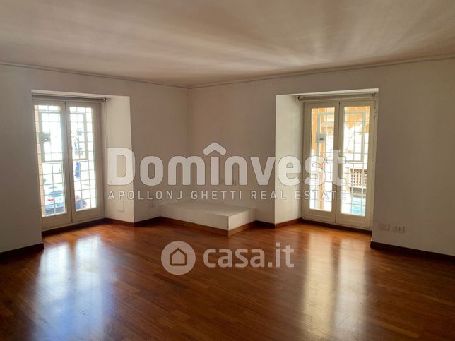 Ufficio in commerciale in Via della Colonna Antonina