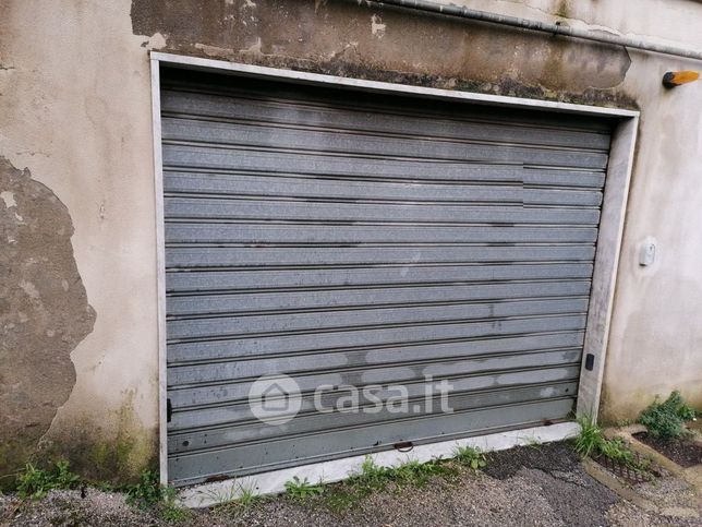 Garage/posto auto in residenziale in Via Provinciale