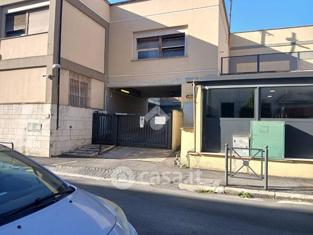 Box/posto auto in residenziale in Via Acherusio 25