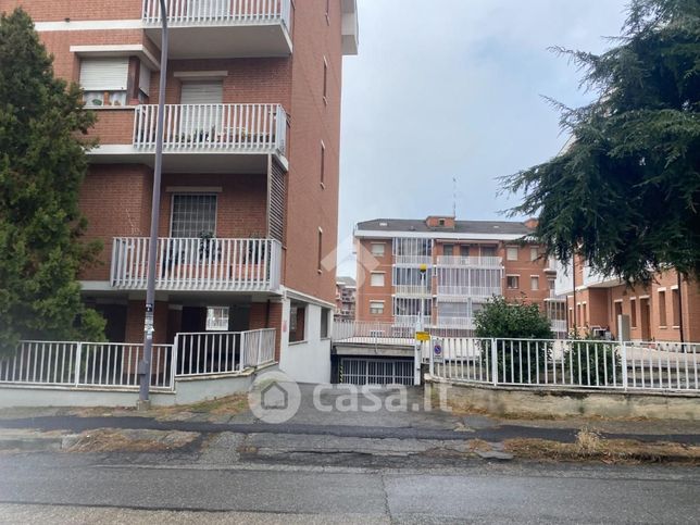 Box/posto auto in residenziale in Via Niccolò Machiavelli 14