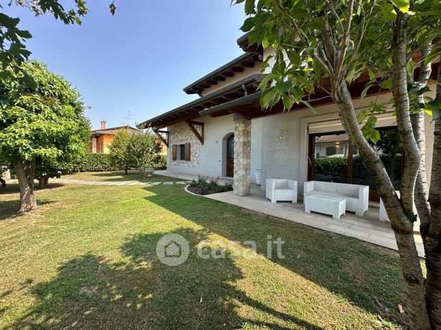 Villa in residenziale in
