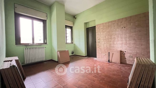 Appartamento in residenziale in Via dei Pini 6