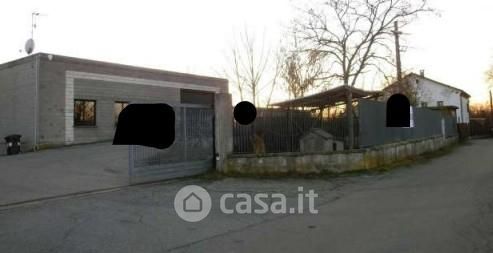 Capannone in commerciale in Frazione Casabianca 103