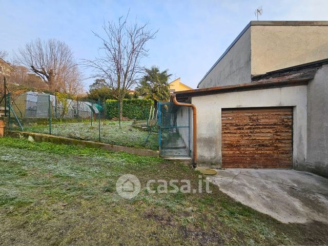 Garage/posto auto in residenziale in Via dei Mille 4