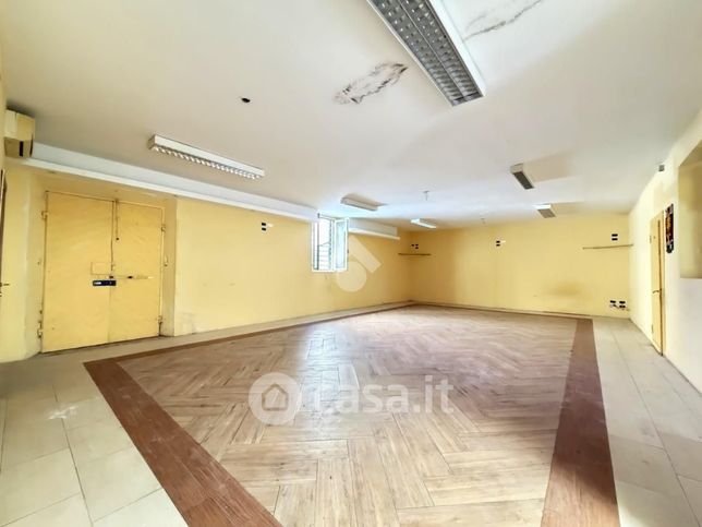 Capannone in commerciale in Corso Amedeo 258