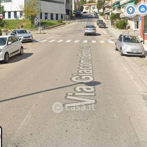 Box/posto auto in residenziale in Via Rocco Anselmini 2